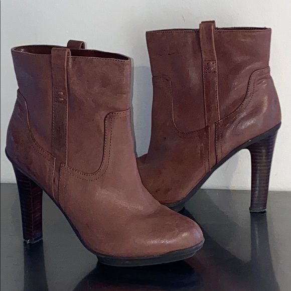 Kenneth Cole Reaction Page-Me Brown Heeled Booties - Picture 2 of 7